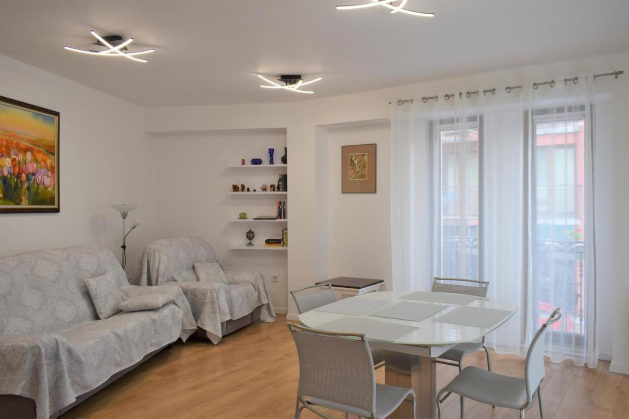 Top Center Apartment Gramophone With Private Parking Burgas Luaran gambar