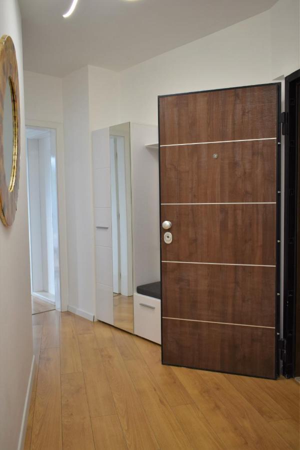 Top Center Apartment Gramophone With Private Parking Burgas Luaran gambar
